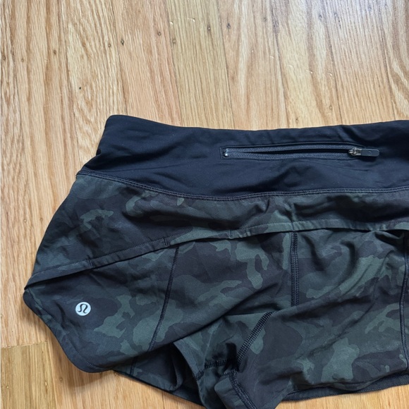 lululemon athletica camouflage Women's Athletic Shorts - Picture 4 of 4